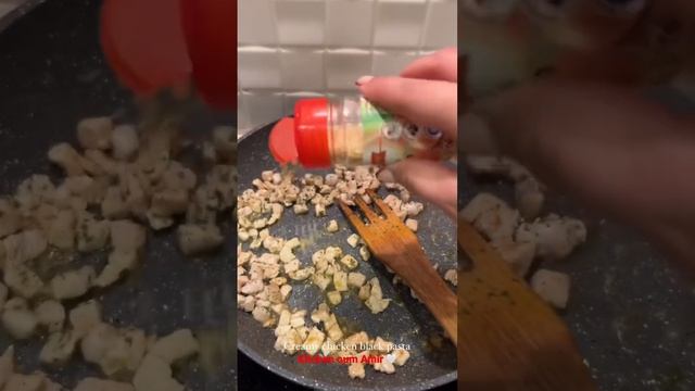 Creamy chiken black pasta ??