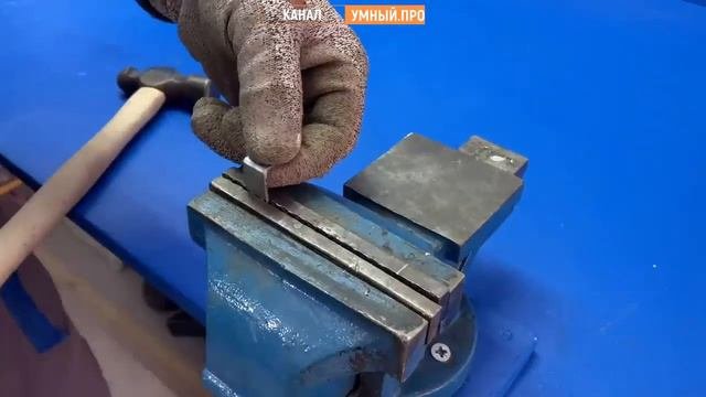 Для чего прикрепил банковскую карточку с валику. Как думаете, может к деньгам?