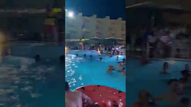 ► Дискотека в бассейне.
Palm Beach Resort Hurghada Egypt
