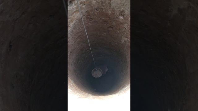 Как колодцы копают, вообще не моргают
