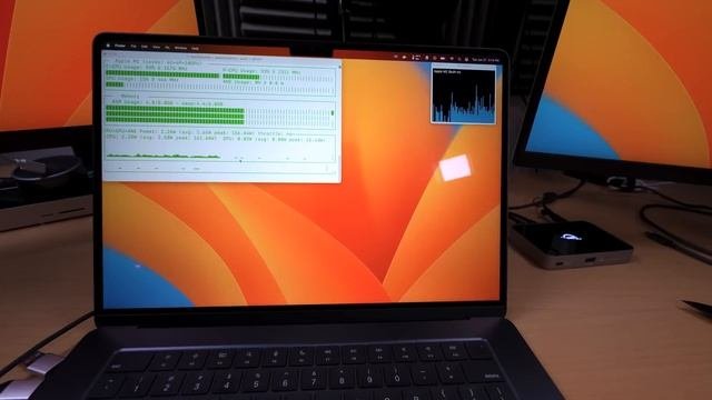 M2 MacBook Air  INSTANTLY connect 4K monitors
