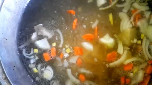 Суп из крапивы, весенний