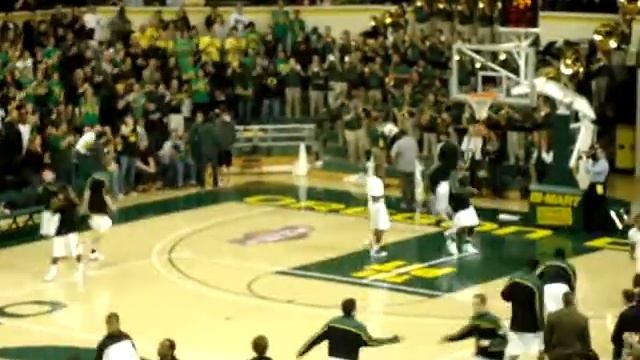 Oregon Ducks enter Mac Court for the matchup vs. Missouri 12-02-2010