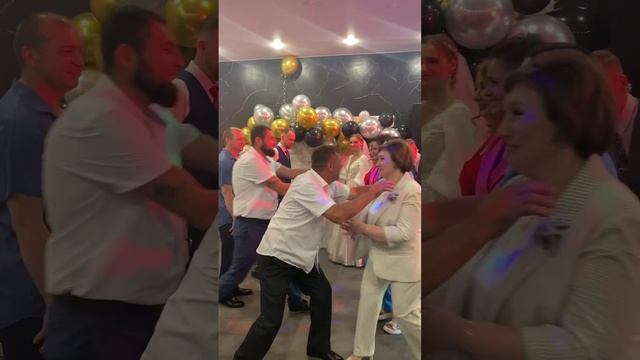 Тик - ток традиция на свадьбе молодожёнов ? #ведущий #свадьба #ДенисШукшин #всемогущийведущий
