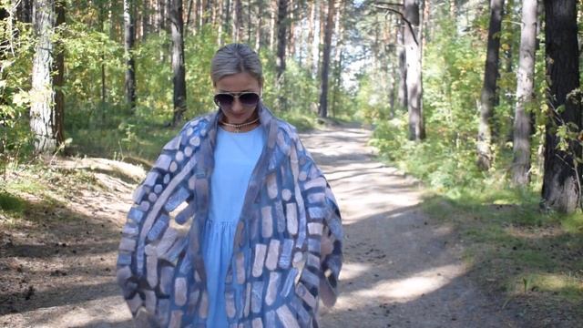 Палантин Розовая птица из шелка и шерсти ручной работы