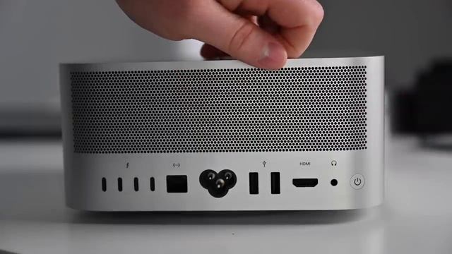 $1999 Mac Studio VS $1999 14" MacBook Pro!