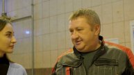 Зачем коров катают на карусели?