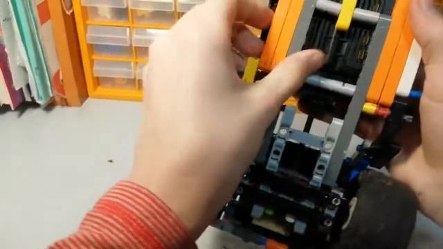 лего техник гоночный внедорожник на двух багги моторах обзор
