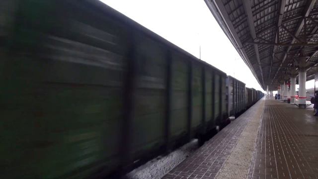 Электровоз ВЛ10К-420 с грузовым поездом