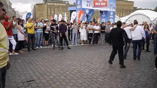 Ребята жгут