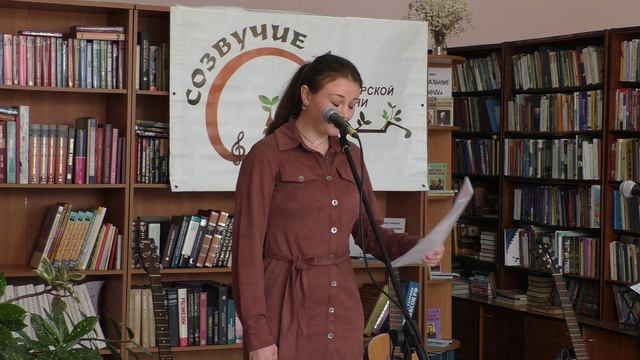 Дарья Мурзина читает стихи Булата Окуджавы