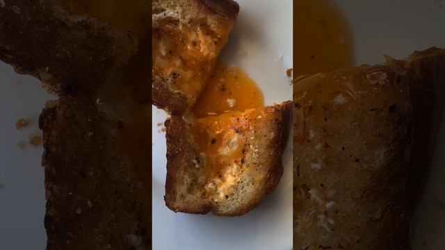 Тост с яйцом