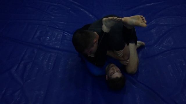 выход с армбара