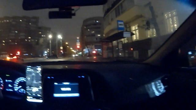 Яндекс такси в Москве. Смена в пятницу 18 декабря. Что-то пошло не так, хотя итог нормальный.