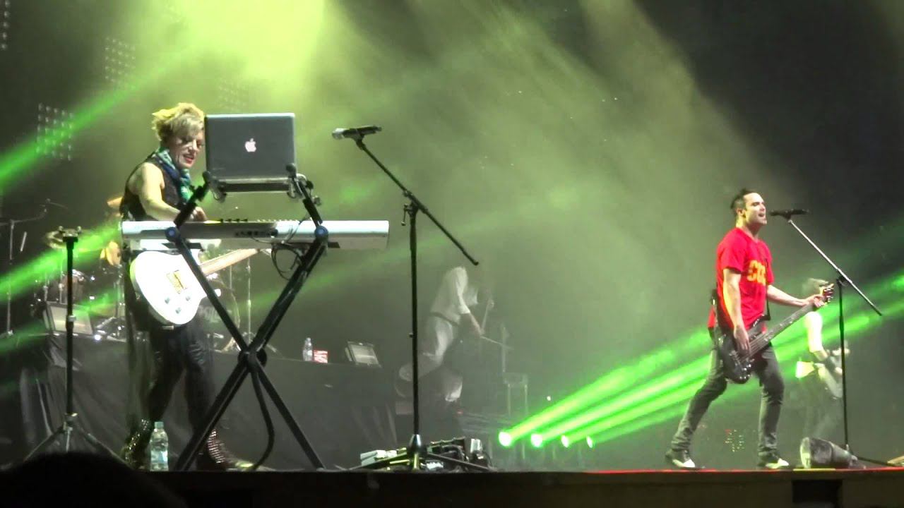 Skillet - Rebirthing (Live @ Stadium Live, Moscow 30.11.2013)