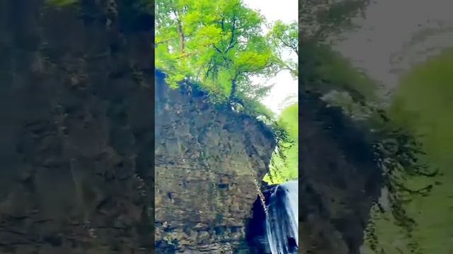 Ольгинские водопады в Абхазии — цепочка водных каскадов в Цебельдинском ущелье приблизительно в 23 к