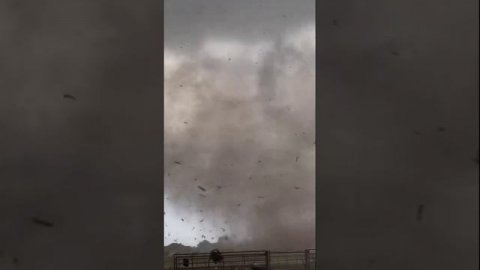 Прошёл разрушительный торнадо в штате Техас США