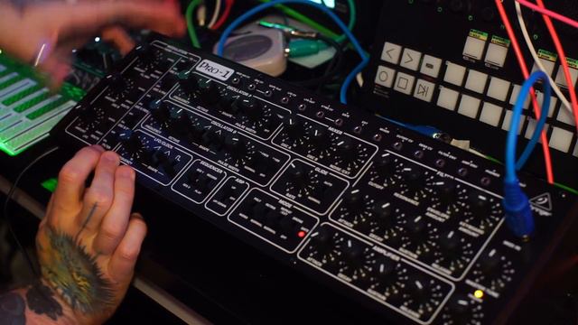 Behringer Pro-1 Synth Sound Demo no talking