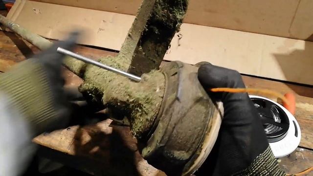 How To Fit A New STIHL Trimmer Bump Feed Head  - Stihl AutoCut C26-2