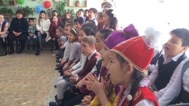 Праздничный утренник. 8-марта. 2 класс. Школа 65.