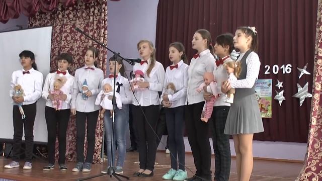 Выступление 6 класса на день матери.