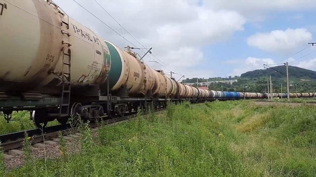 Система электровозов 2ЭС5К-043/054 "Ермак" с грузовым поездом.