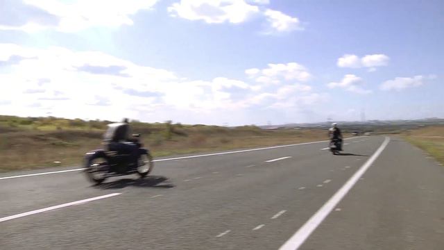 Гонки на ретро мотоциклах. 402 метра на 80-летней технике!