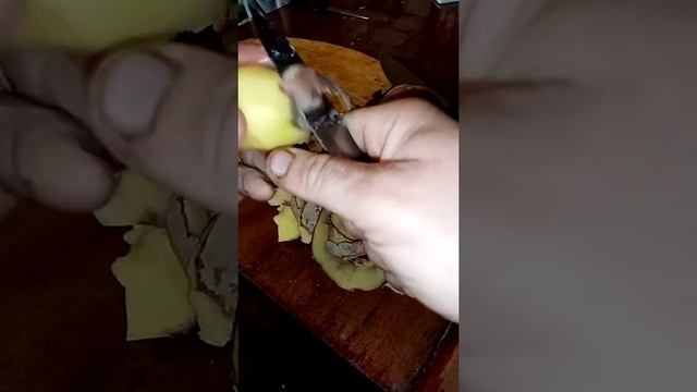 Как почистить картошку с одной очиски