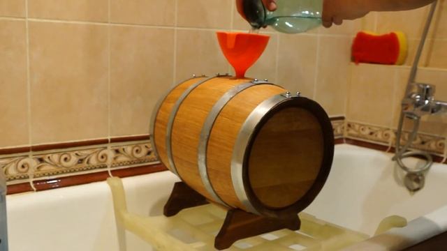 Первая заливка дубовой бочки из г.Майкоп