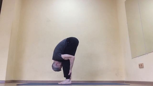 Сурья Намаскар. Самый простой вариант.