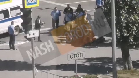 Видео задержания мужчины, захватившего заложников в Тюмени