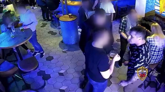 Полицией Москвы задержан мужчина, причинивший тяжкий вред здоровью посетителю бара на Маросейке