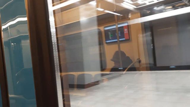 Эксклюзив. Поездка на " Баклажане " от Аэропорта Внуково до Делового центра