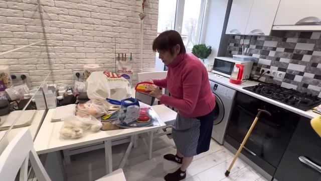 Т.В. Замерзла ! Привез порошок! У Нади негативный тест