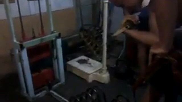 Статика со скамьи скота!