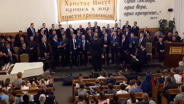 Жизнь моя,словно в море челнок,дуют ветры сгущаются тучи