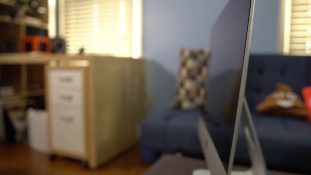 2017 21.5" 4K Apple iMac Unboxing and First Impressions