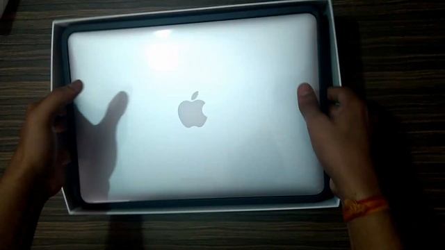 Apple MacBook Air 2019 unboxing : Delivered by Amazon : 13" Apple Laptop