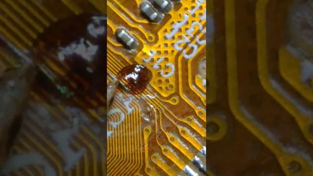 восстановление оборванных дорожек шлейфа телефона