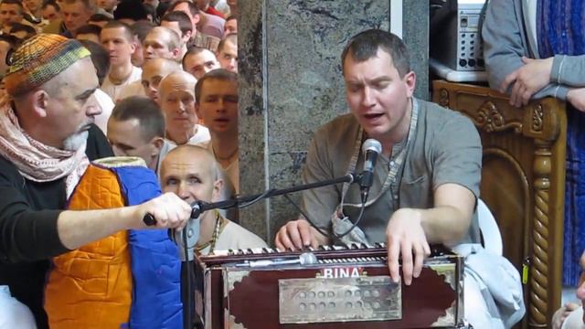 ЕМ Шиштакрит прабху __ Шри Нрисимха Пранама