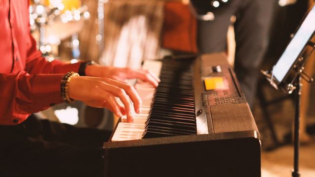 "Fly Me To The Moon" (Instrumental) - Jakub Niewiadomski & Team