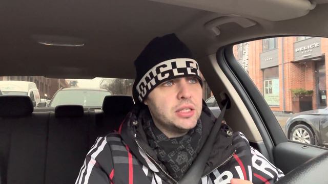 Дурацкая привычка читать смс и не отвечать.