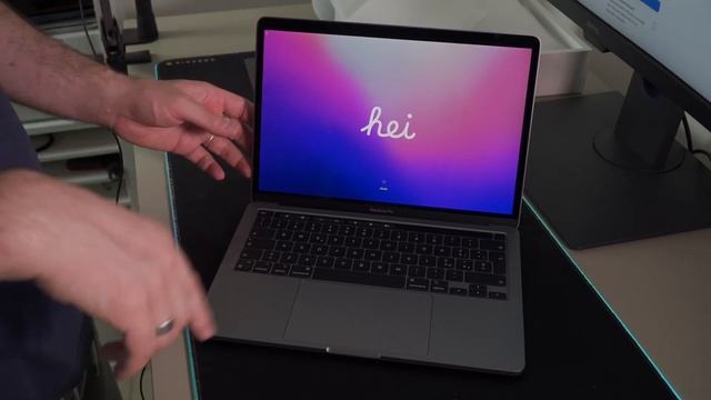 MacBook Pro 13 M2 2022 Unboxing ITA