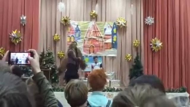 Школа 1293 корпус 3 8ж .Сценка на Новый год!