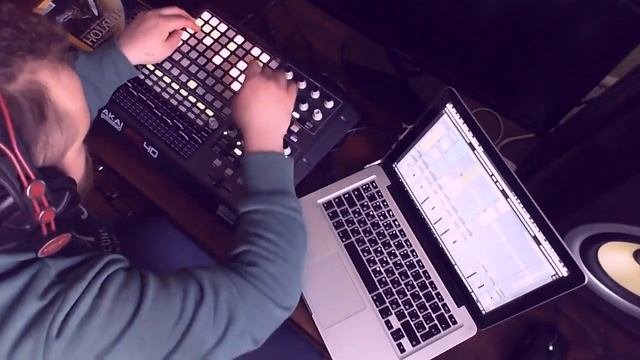 Другой перформанс. AKAI APC40     ABLETON      LIVE