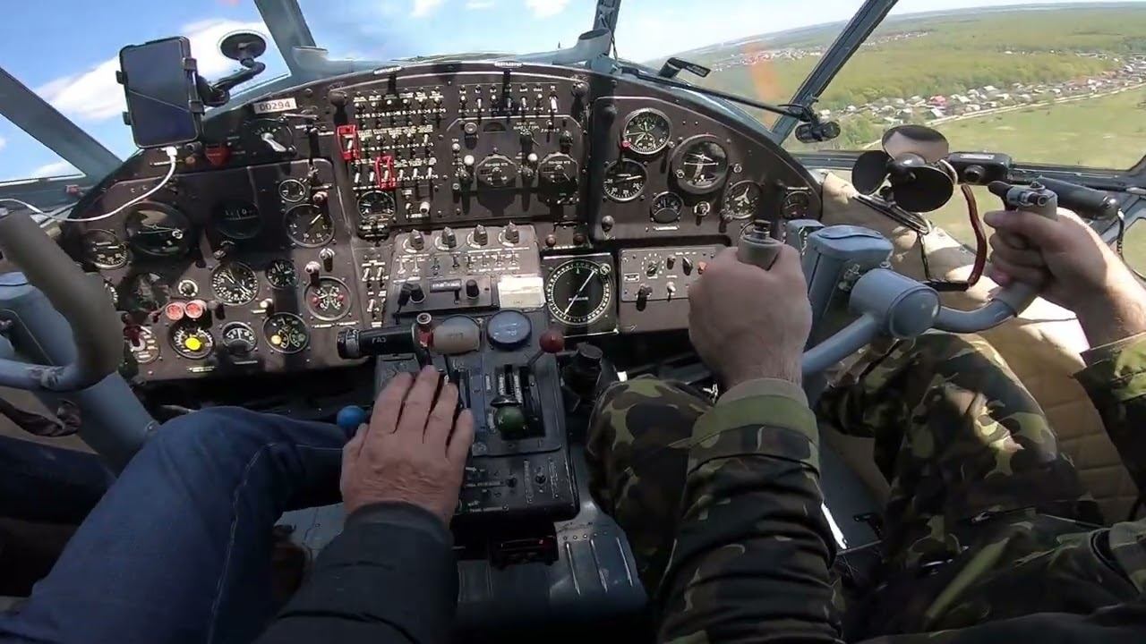 Красивый взлет на самолете Ан-2