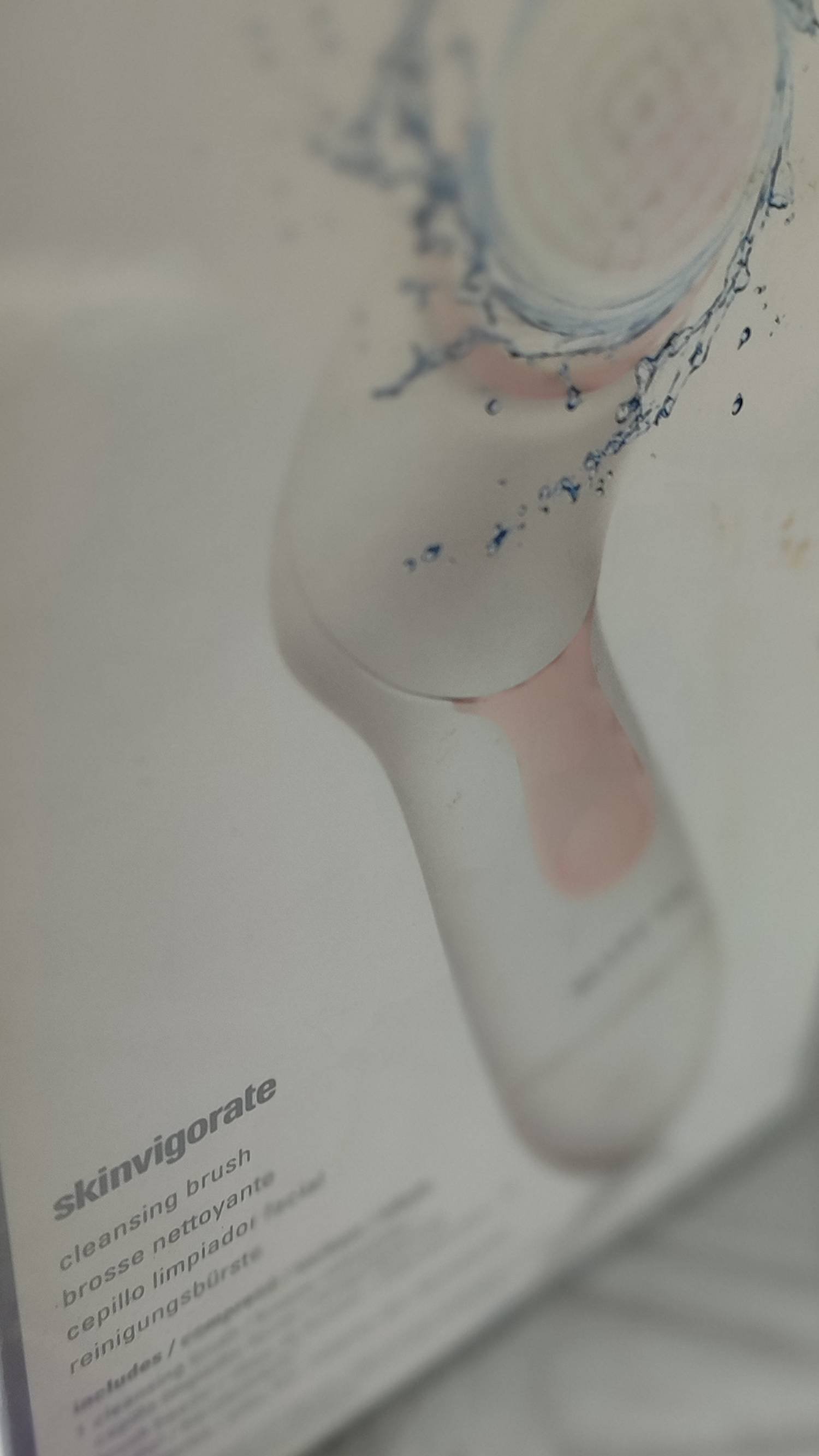 Щетка для глубокого очищения лица Skinvigorate
Mary Kay превратит ежедневный уход за кож