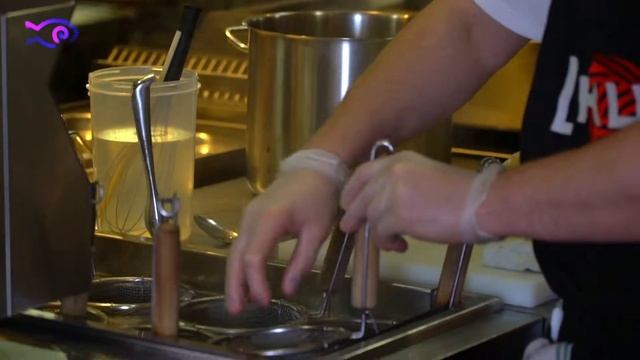 Рамен тонкотсу в KU: рамен изакая бар