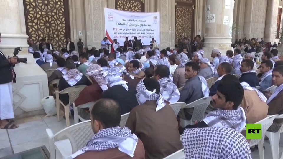 الحوثيون يفرجون عن أكثر من 100 أسير من قوات الحكومة