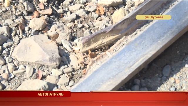 Трамвай сошел с рельсов, вылетев на "встречку"